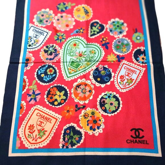 CHANEL Luxury Vintage Pink Multi-Color Charmed CC Blanket Scarf Shawl Wrap - Picture 4 of 15